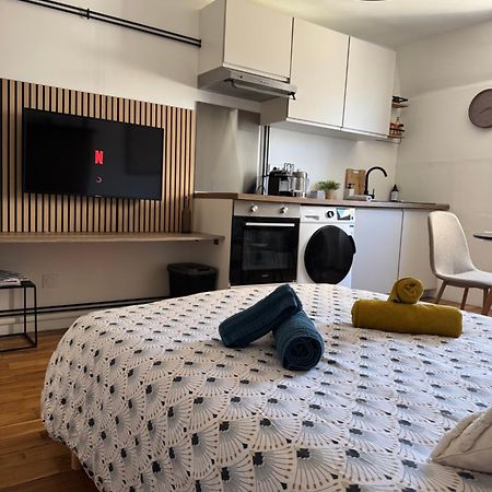 Charmant Appartement Au Coeur De Бурж Экстерьер фото
