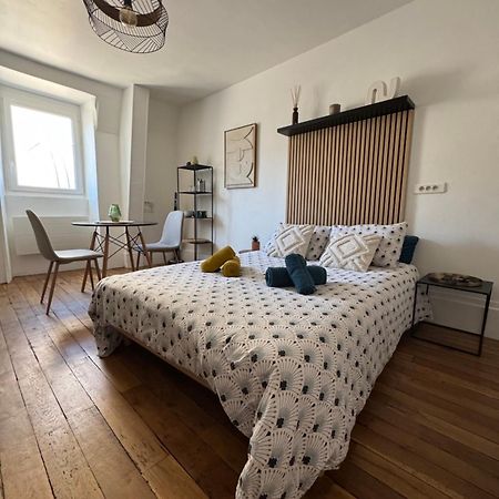 Charmant Appartement Au Coeur De Бурж Экстерьер фото