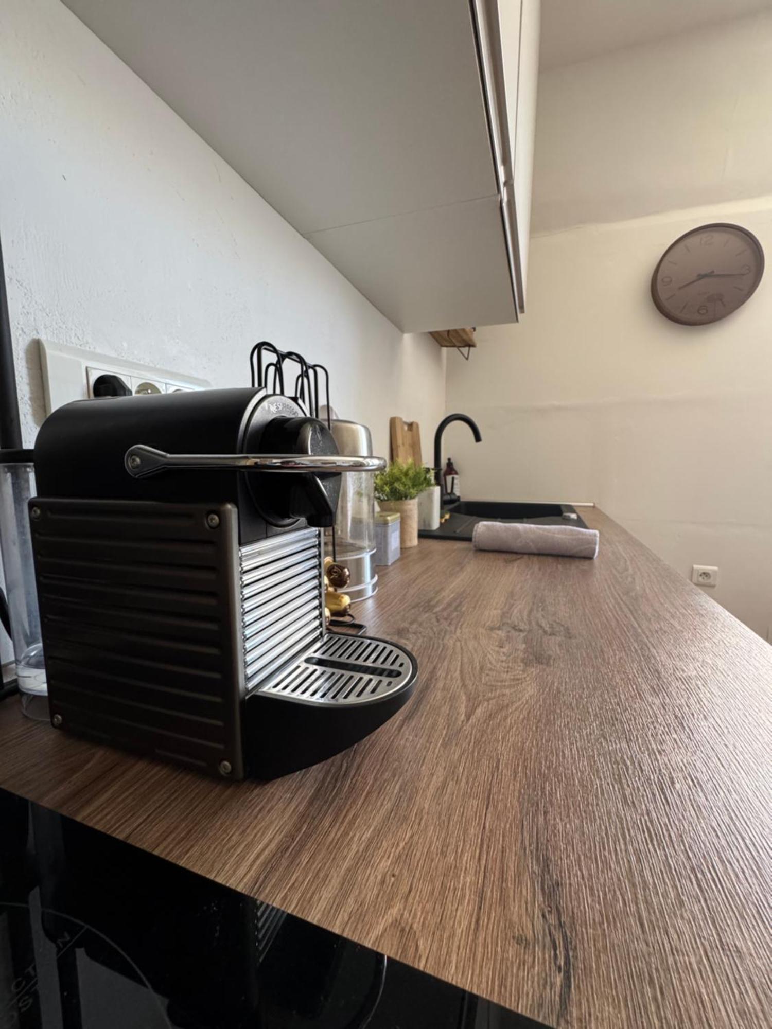Charmant Appartement Au Coeur De Бурж Экстерьер фото